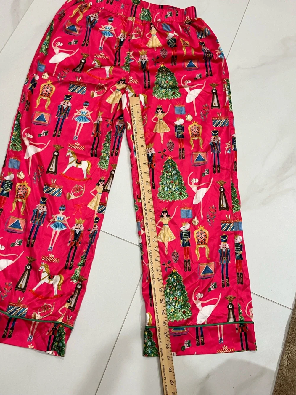 Sheshow Women’s Satin Holiday Print Pajama Set - Red Large